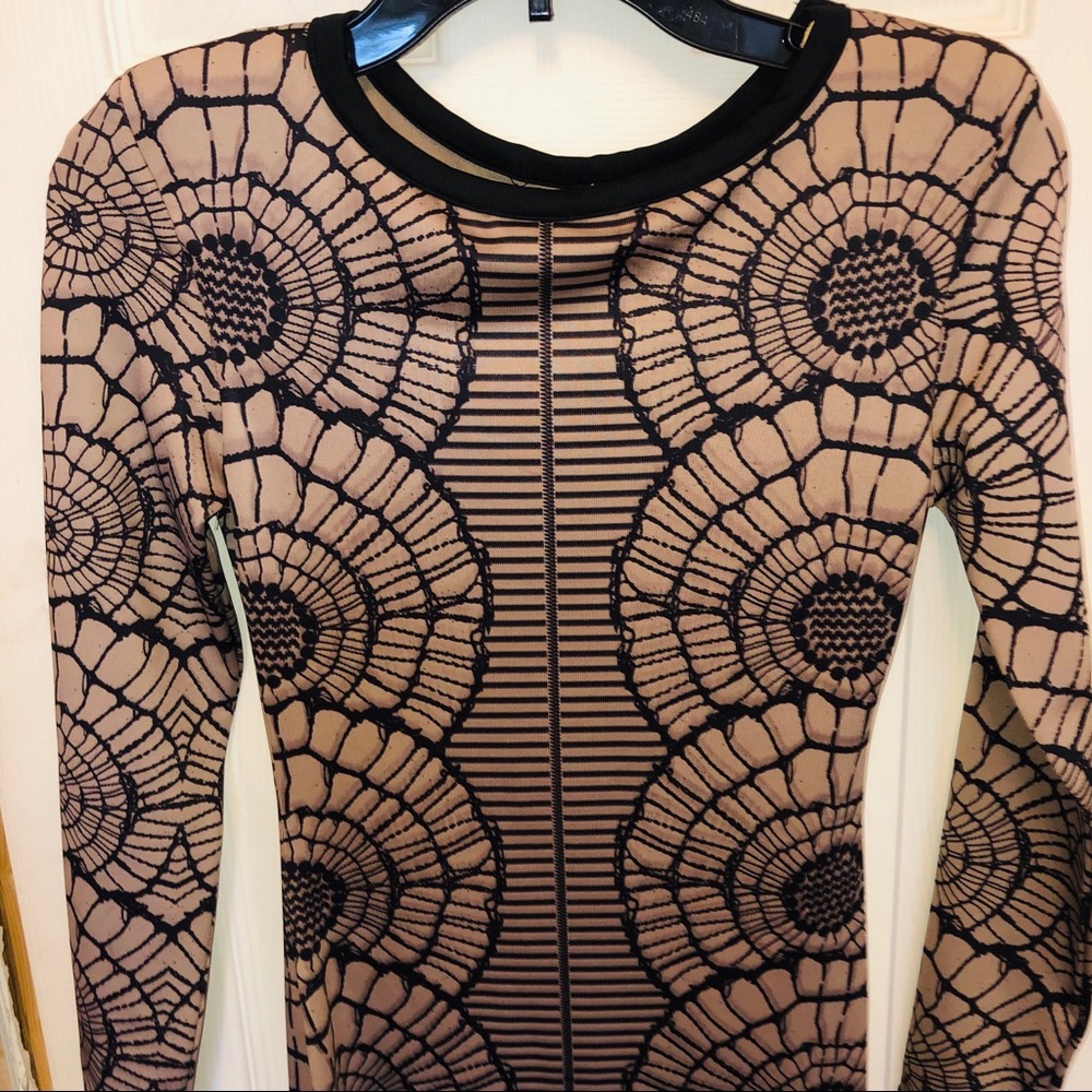 Dress - Picture 5 of 7